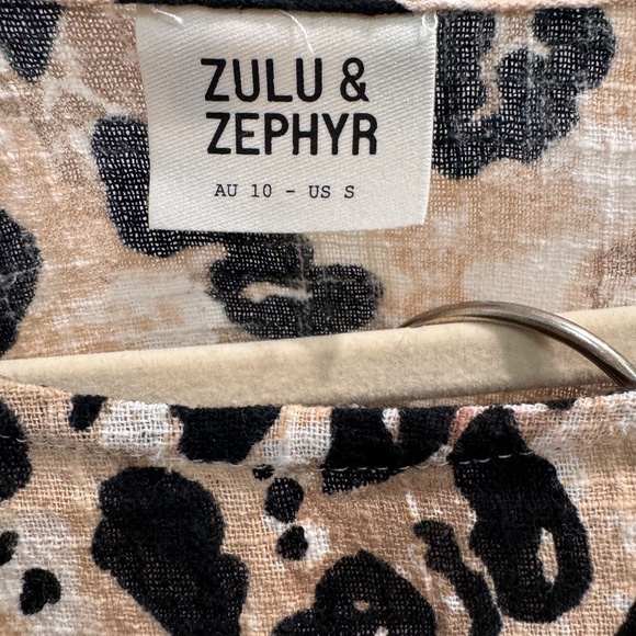 Zulu & Zephyr Leopard Top & Pant Set - Small - Picture 5 of 10